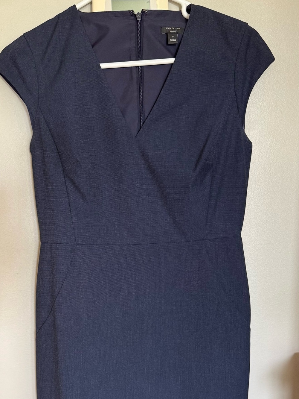 Women’s Ann Taylor navy blue sleeveless sheath dress. Size 2 petite, NWOT